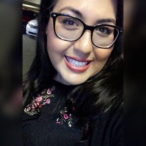 Meet your Posher, Elizabeth